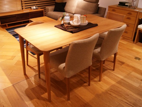 ANDREA-DINING-TABLE
